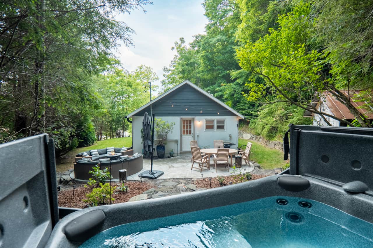 Tiny Escapes Cozy Cottage in Todd North Carolina - Unique Upscale Rentals for All of Life's Moments