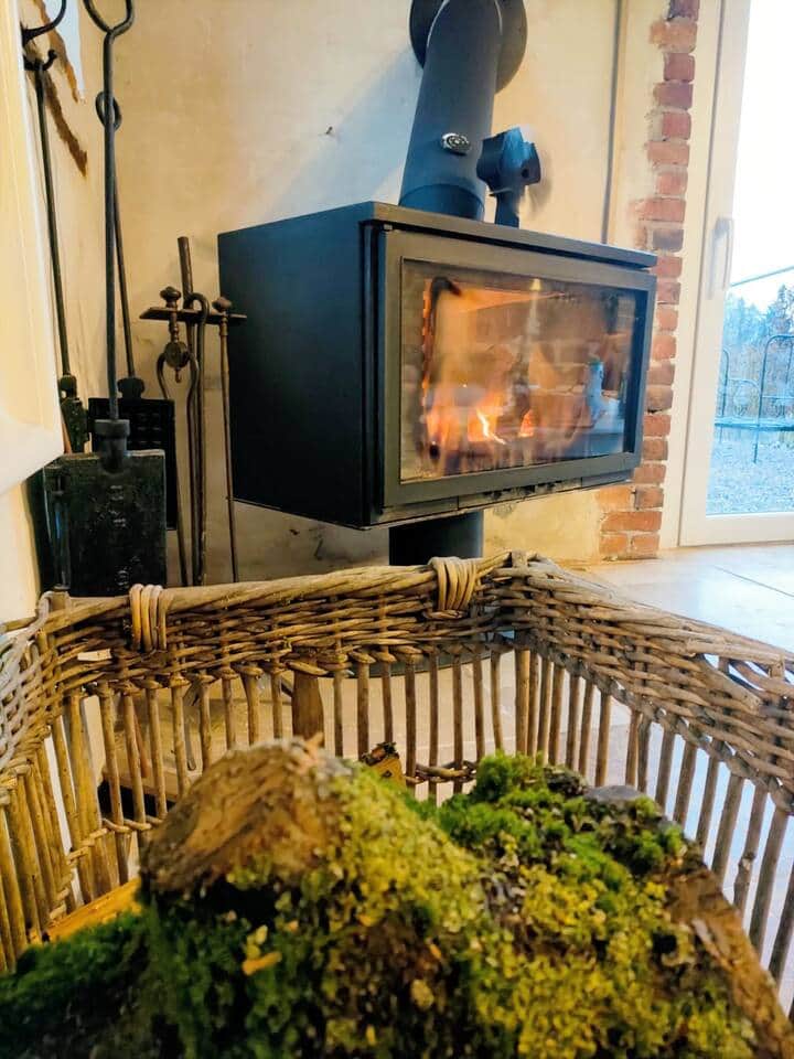 UNE PANIERE REMPLI DE BOIS SELON LA DUREE DE VOTRE SEJOUR VOUS EST FOURNI