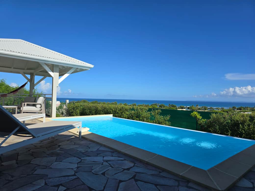 Piscine vue mer panoramique