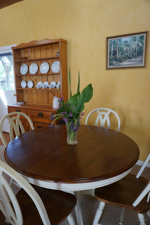 Adair House Guest Quarters Dining 