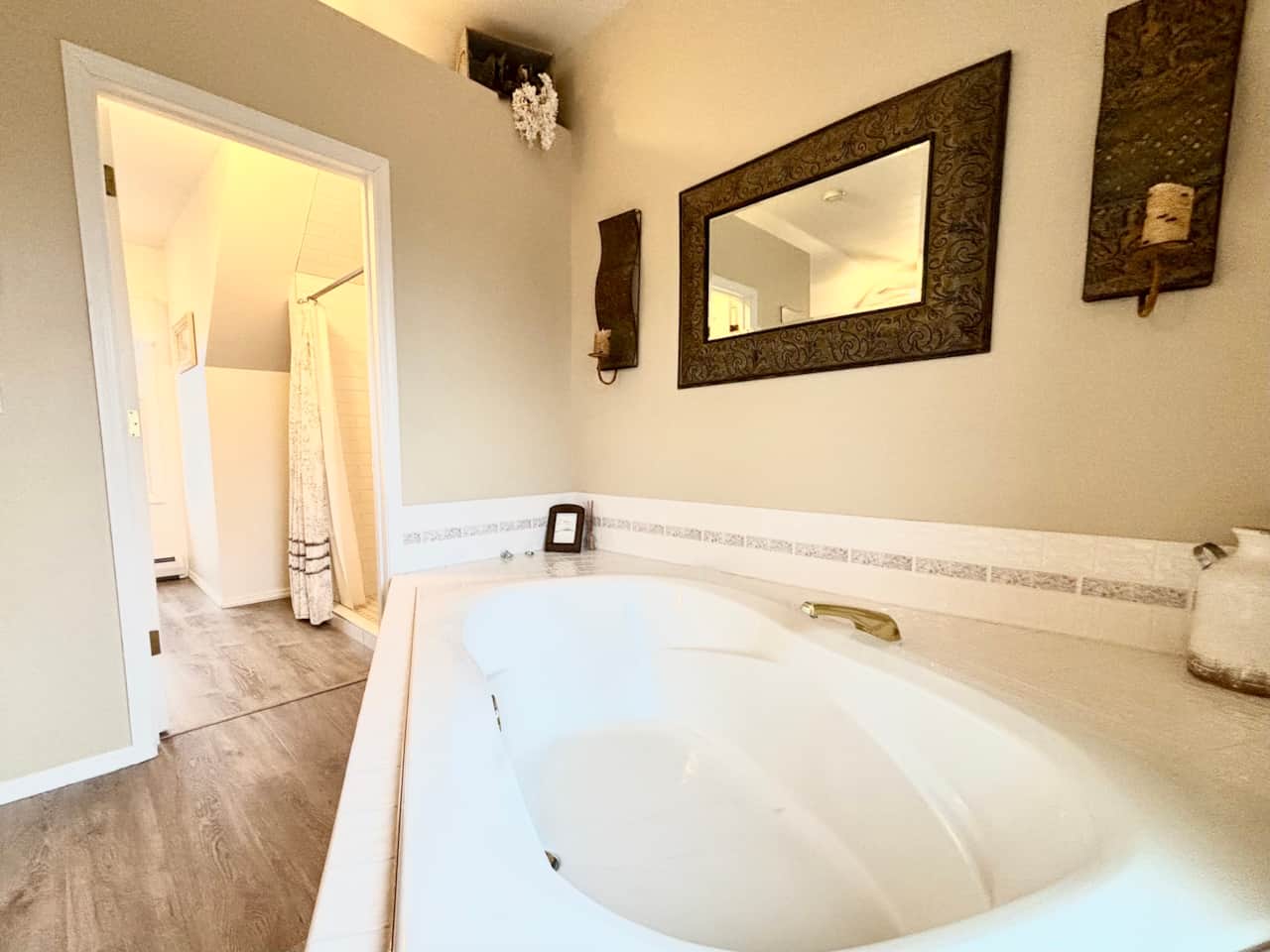 Large soaker tub | Mountain views