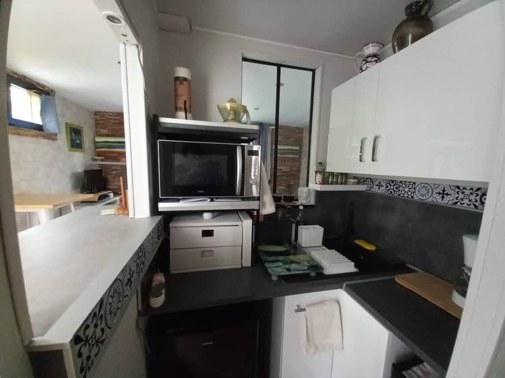 Kitchenette avec four multifonction et  1 plaque induction
