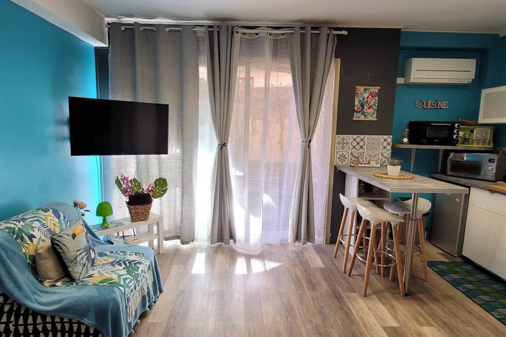 Studio en plein centre à 2 pas de la gare dans une résidence privée Studio en plein centre à 2 pas de la gare dans une résidence privée