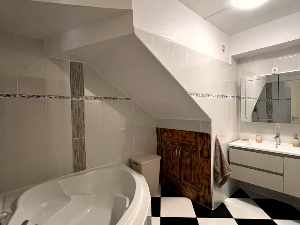 SALLE DE BAIN BAIGNOIRE