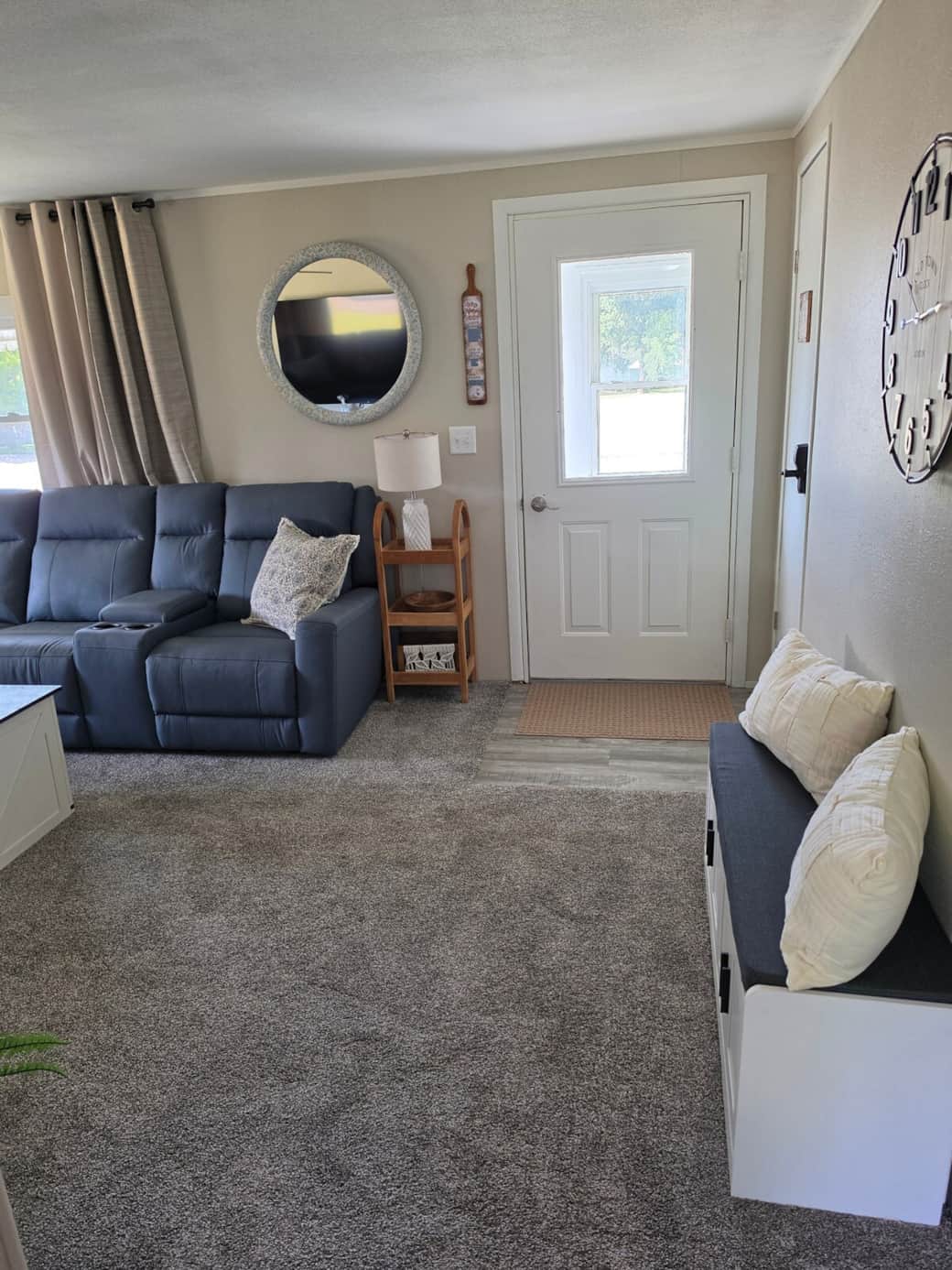 Mudroom leading to front door