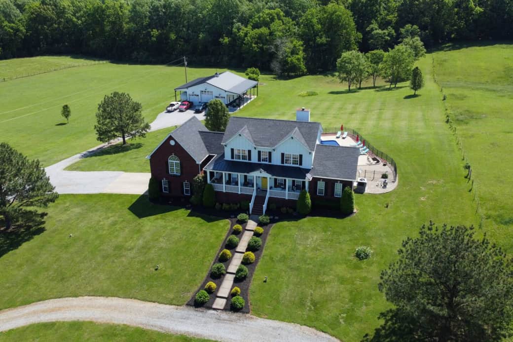 We live in the barn out back. We are close by if you need us, otherwise we will give you your privacy. 