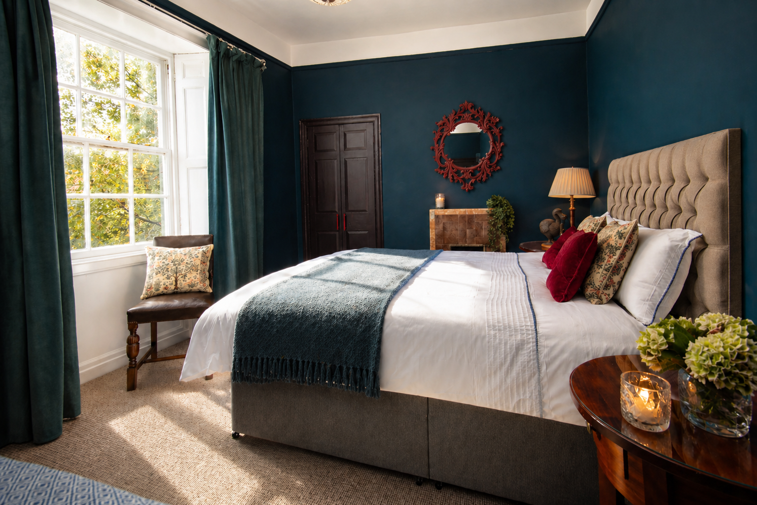 1 king-size bed + 1 single bed 1 king-size bed + 1 single bed