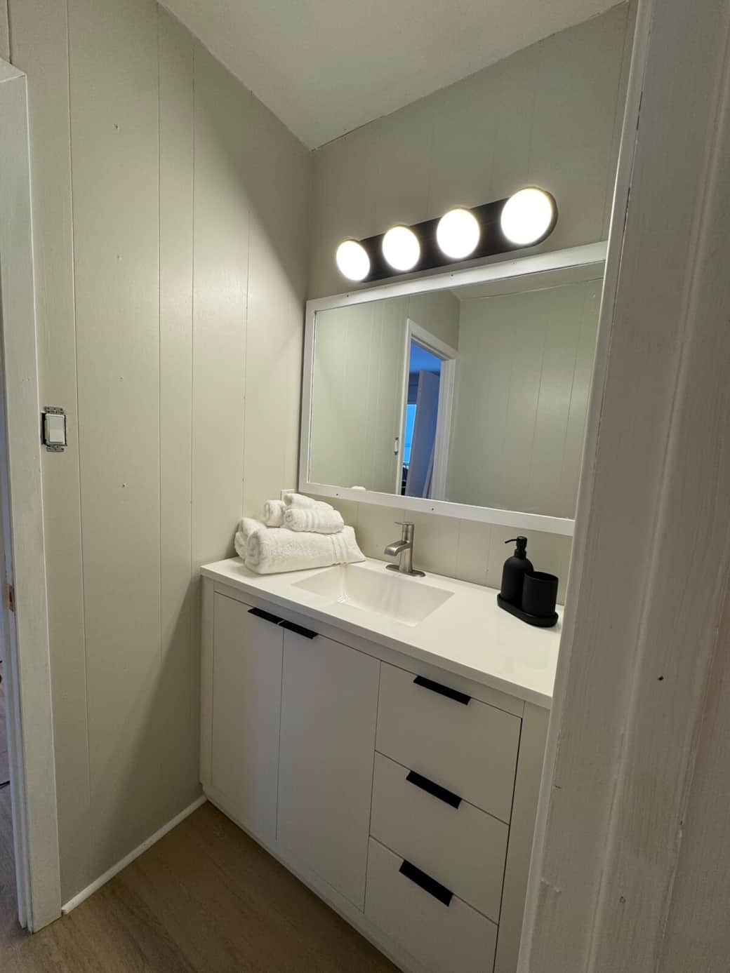 1 full bathroom