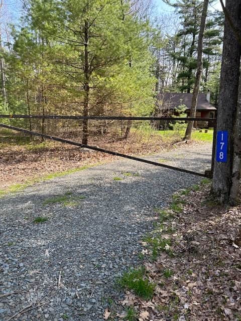 178 Old Supply Road, call 570-948-1293