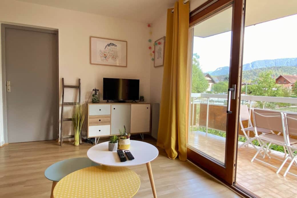 Coin TV et accès au balcon Coin TV et accès au balcon