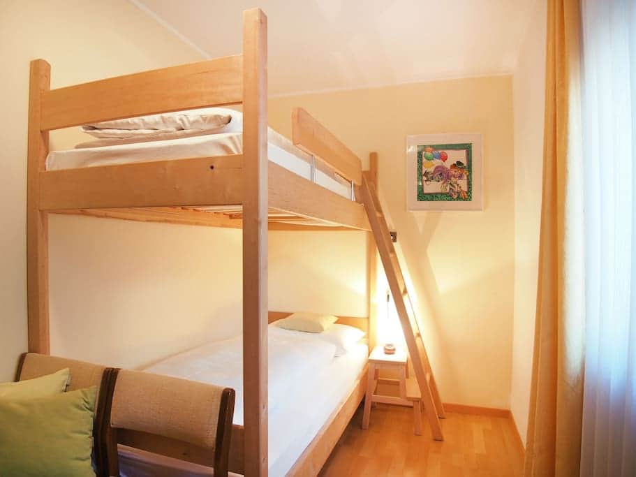 Schlafzimmer 3/Kinderzimmer