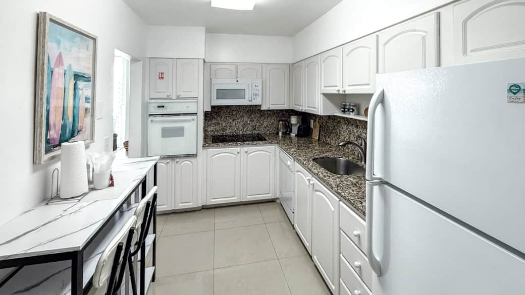 Fully equipped kitchen