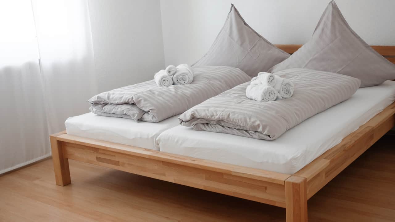 Schlafzimmer 1