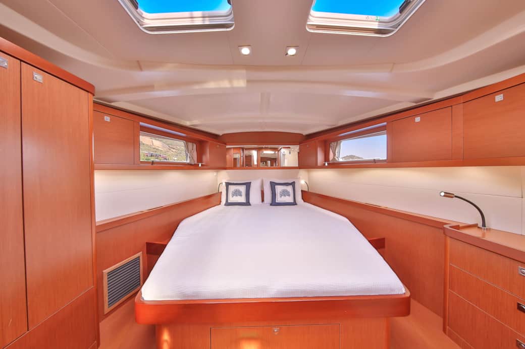 beneteau-oceanis-48-master-cabin