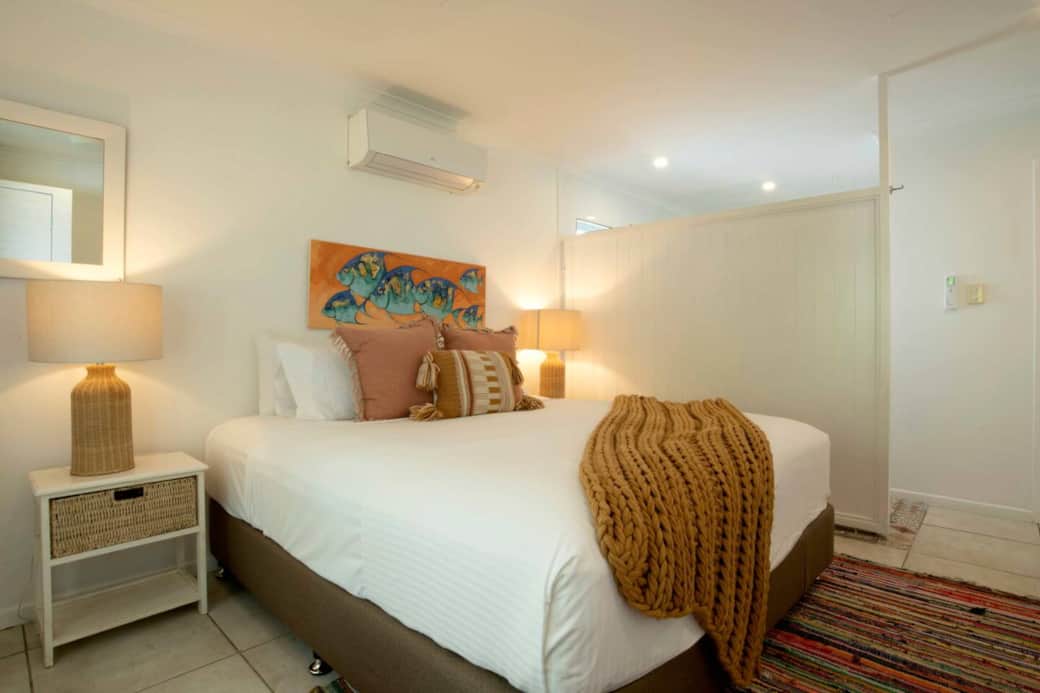 Alani - Bedroom 1 - Master bedroom with king bed and ensuite