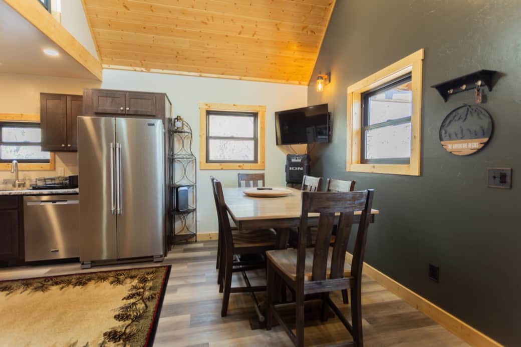 Dining area/kitchen