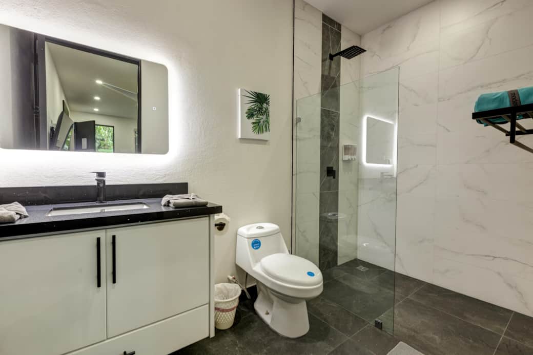 Baño completo con agua caliente