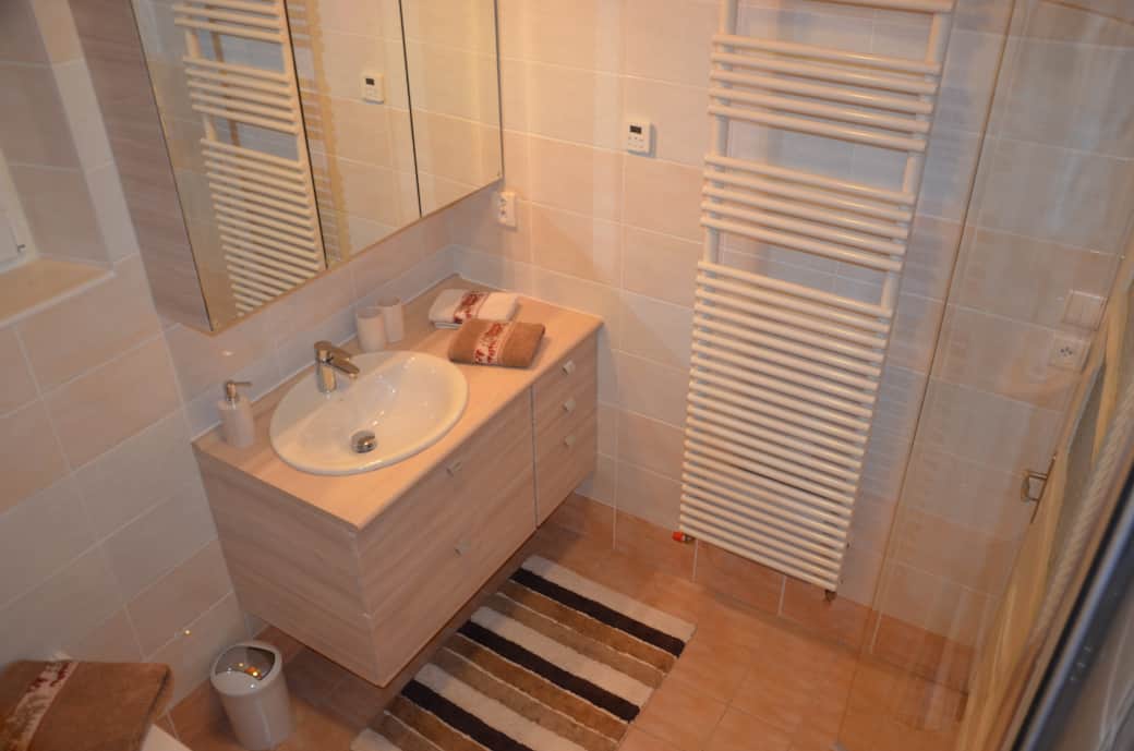 Première salle de bain