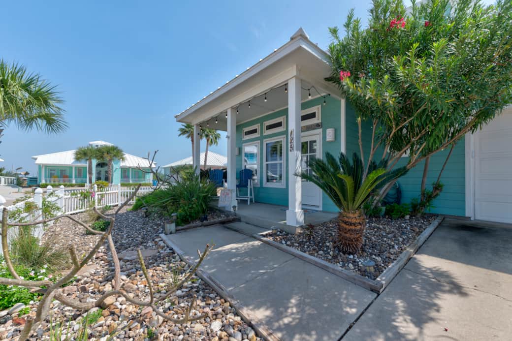 Miss B'Haven Front Patio view