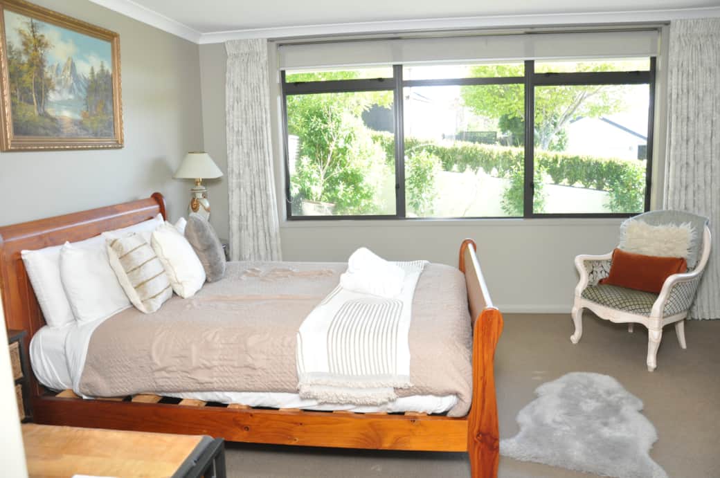 Main bedroom - widow & garden view