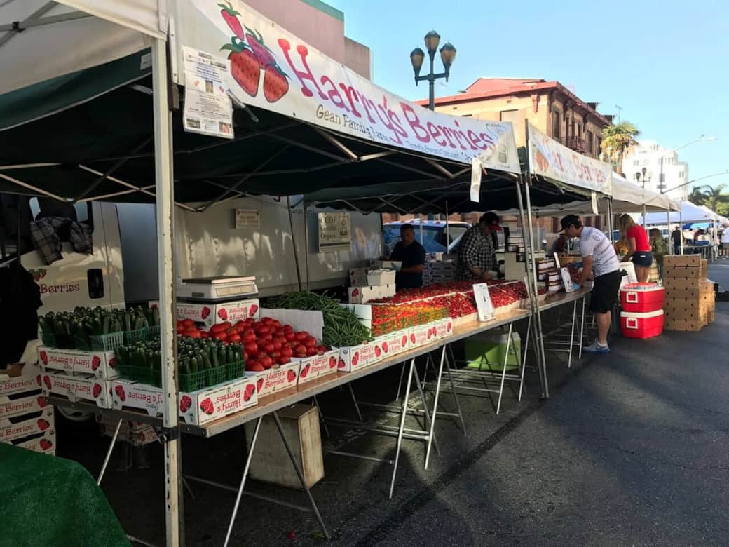 Local residents, out of town visitors, celebrities and many of Los Angeles' best known chefs and restaurants, can be found shopping this location which features over 60 California farms.  The Wed/ Sat markets are 8:00am to 1:00pm, rain or shine.