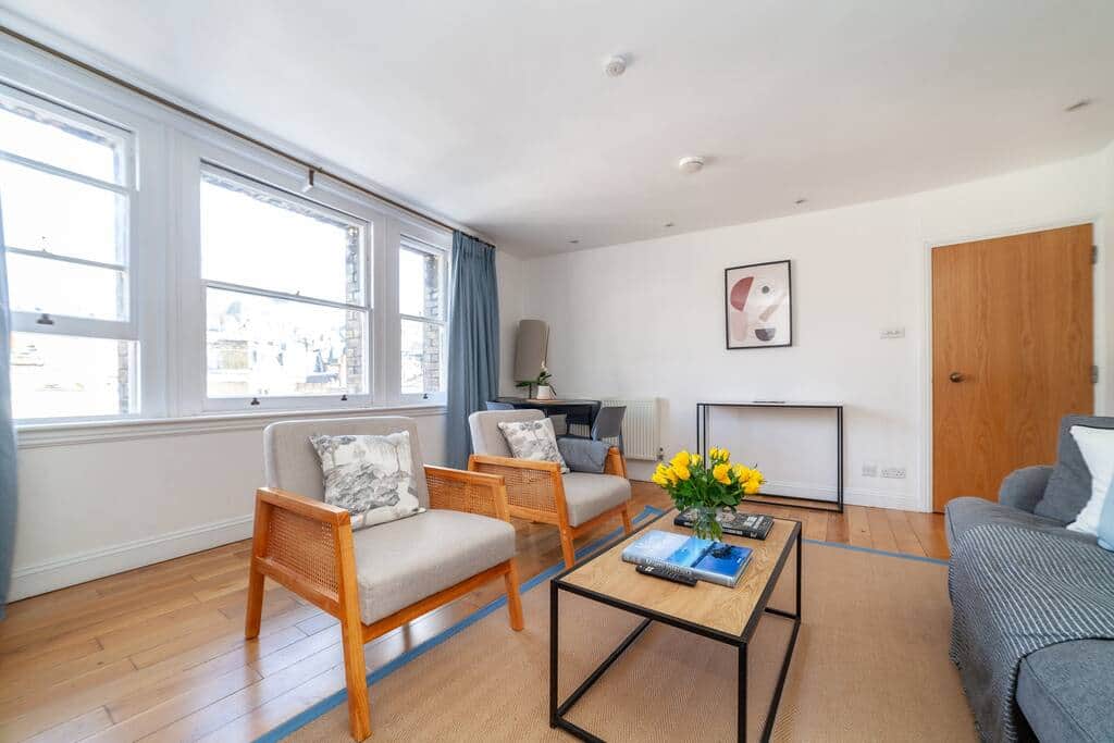 Living area with view of the square. Living area with view of the square.