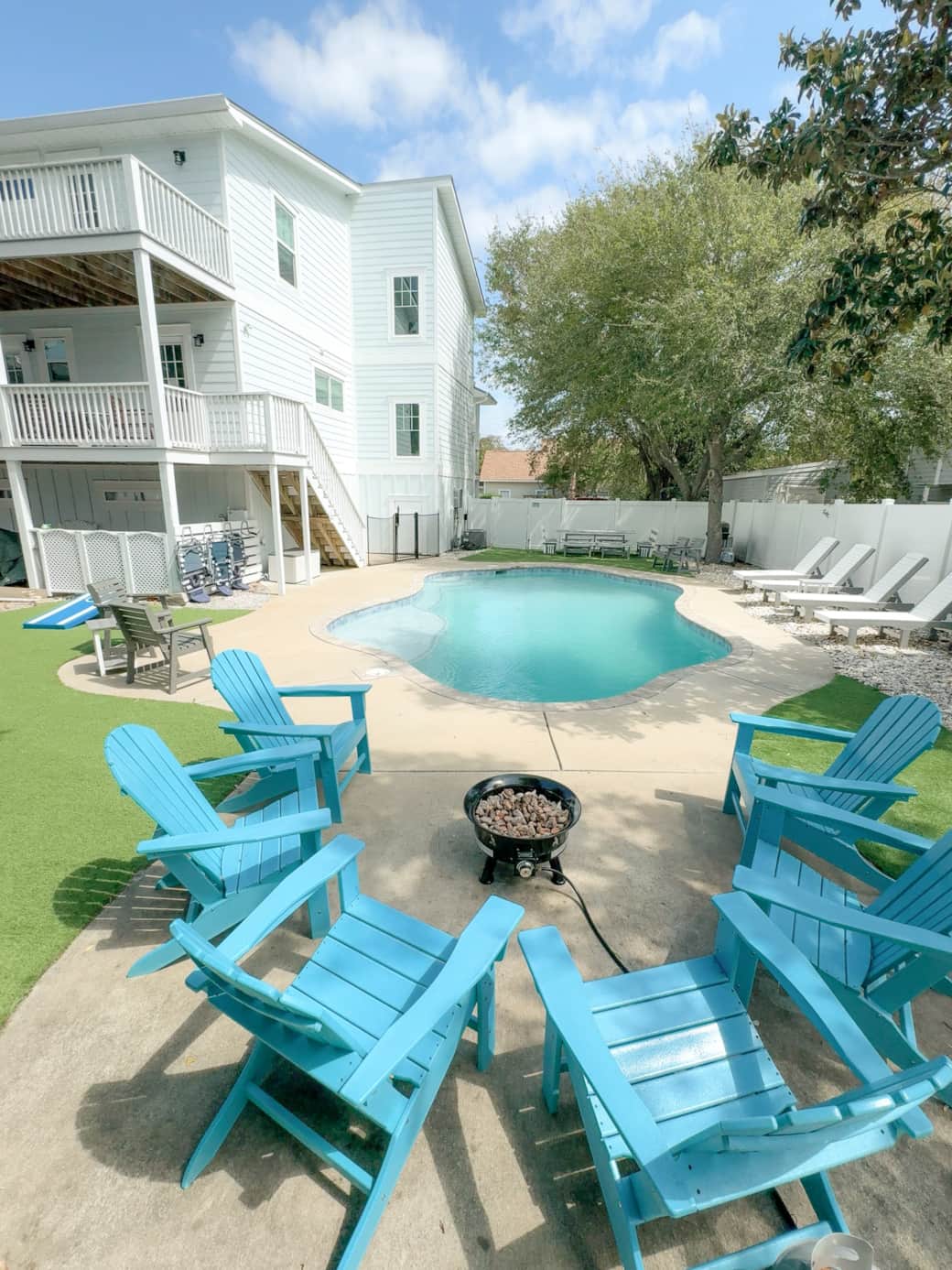 Private pool 18'x32' Private pool 18'x32'