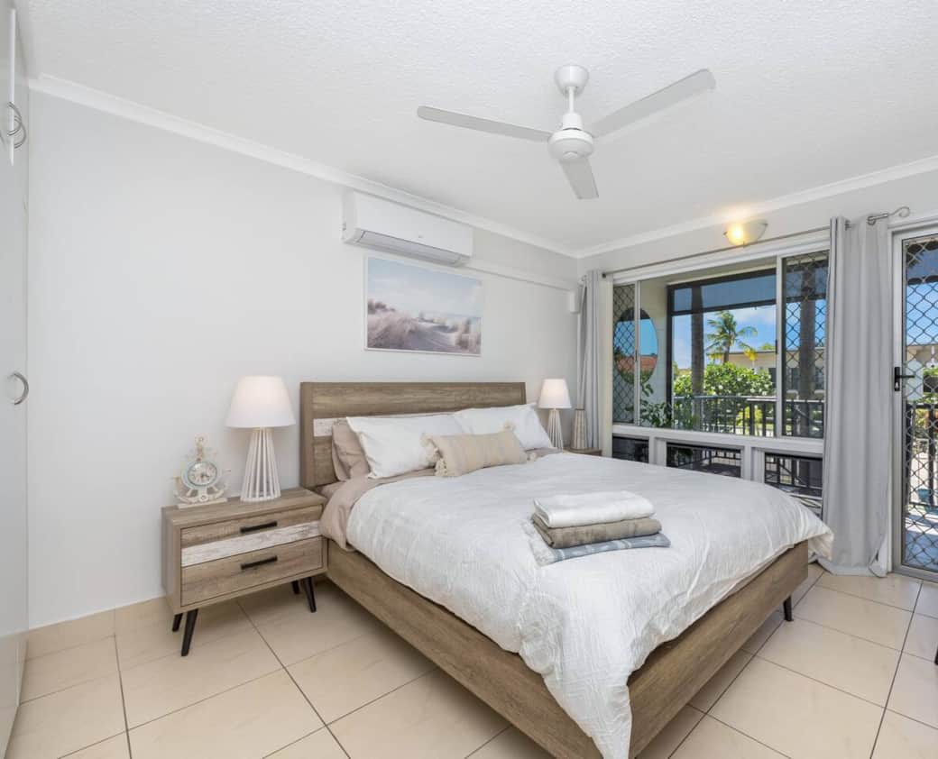 Stay cool with ceiling fans and split system air-conditioning throughout the unit. 