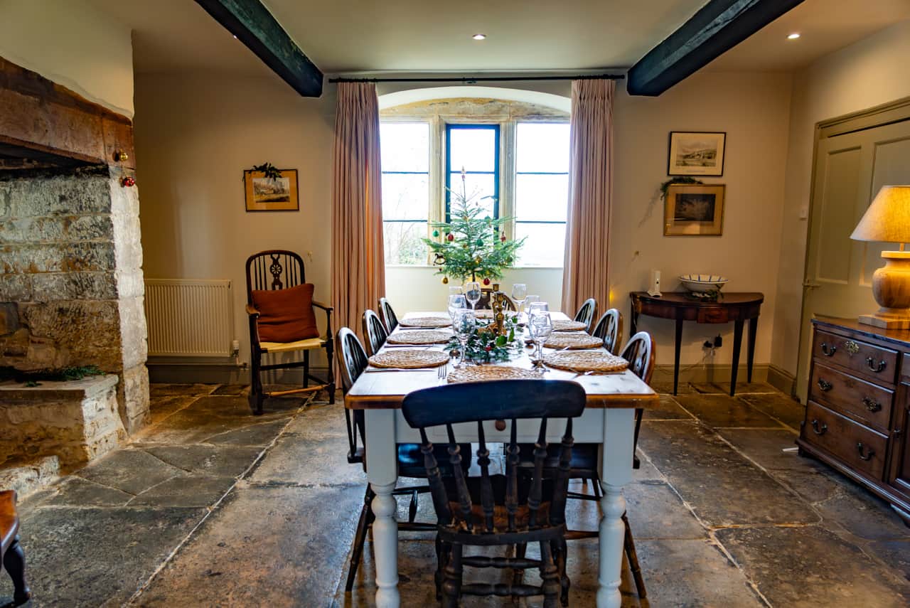 Dining Room - Can seat up to 8 people