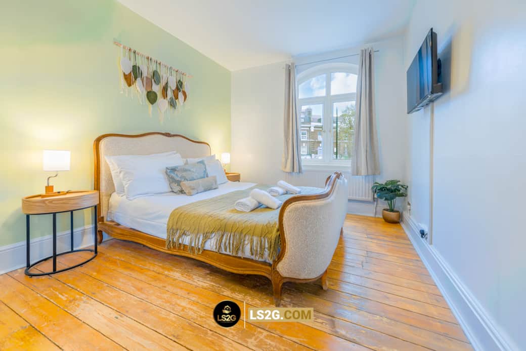 Bedroom 1 at LS2G STAYS Bedroom 1 at LS2G STAYS