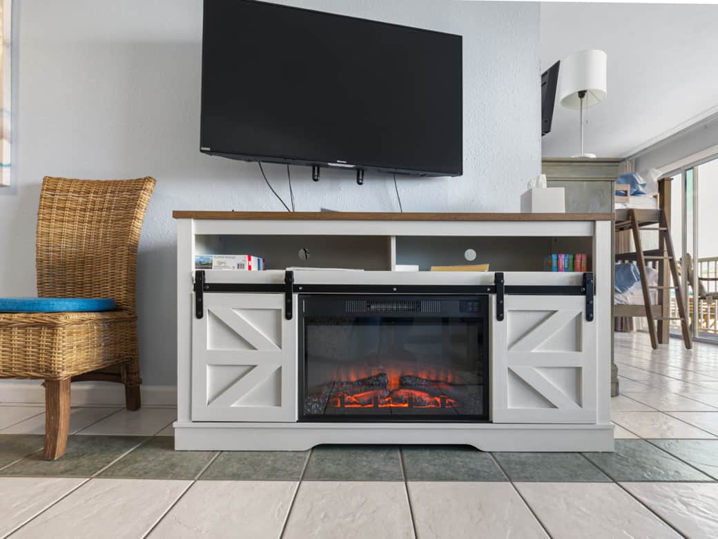 Fireplace feature with heat
