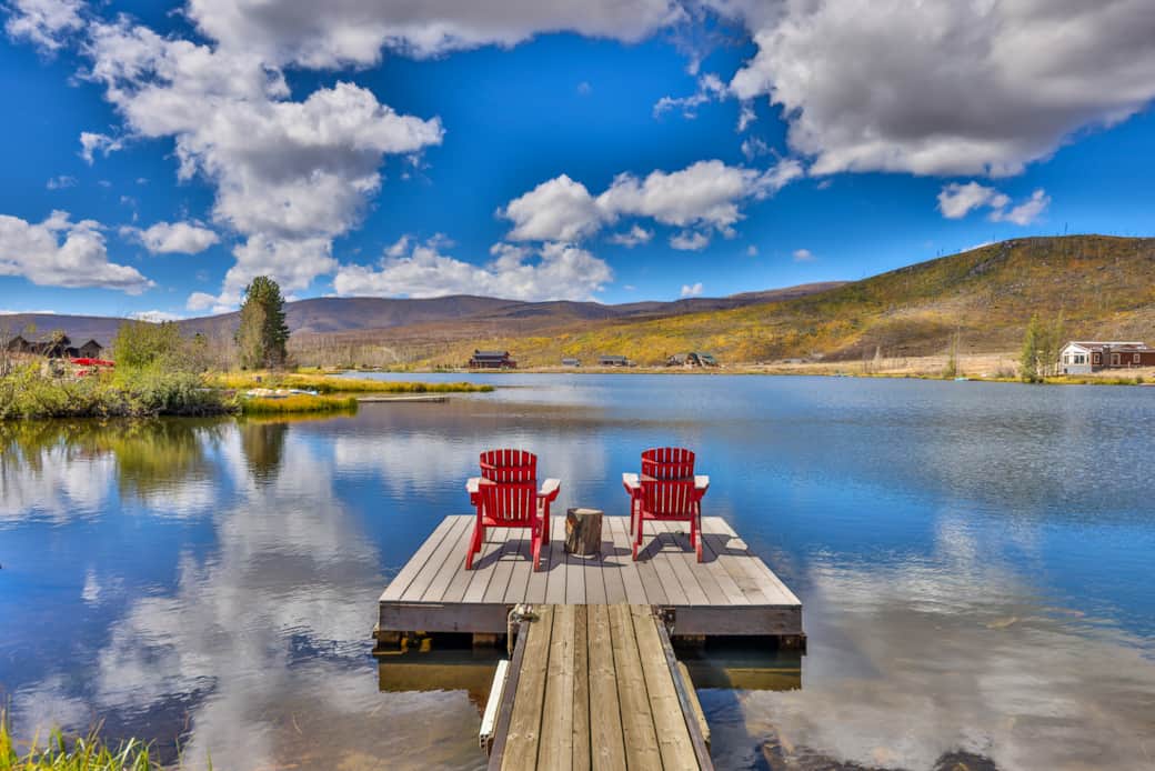 Private dock with canoe, paddleboards, kayak, peddleboat included 