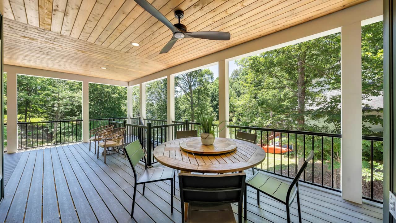 Covered Dining