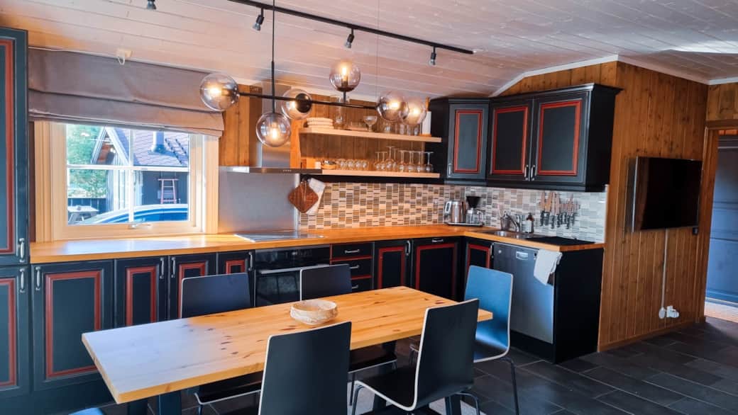 Kitchen and dining area - Skurdalsvegen 37L