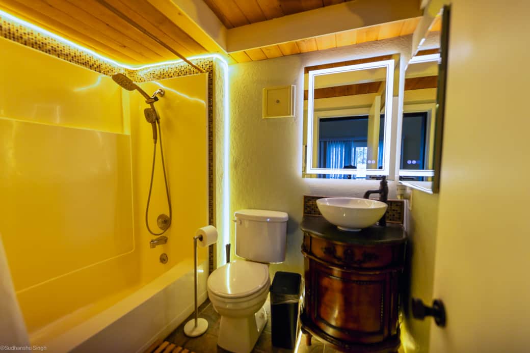 Full Bathroom