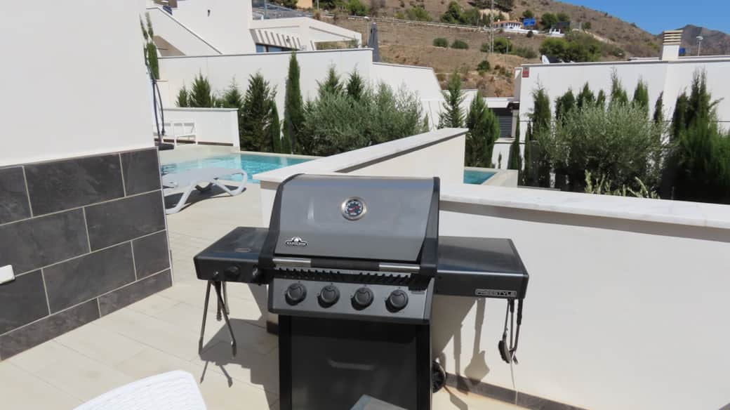 5 Grillplats med matbord för 6 personer Faye BokaNerja