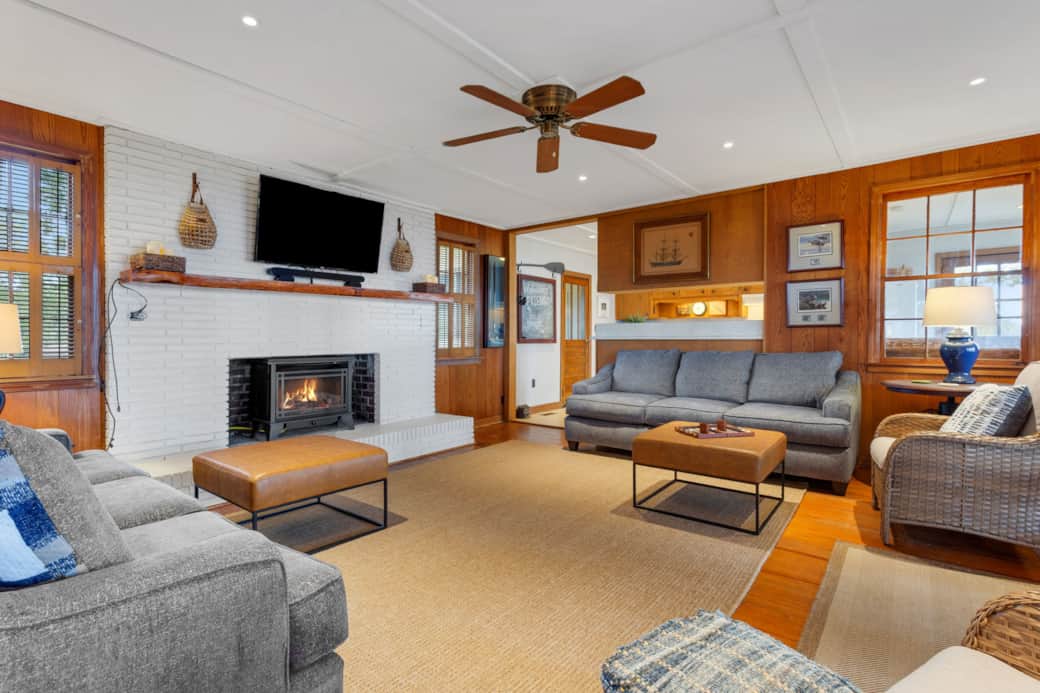 Ceiling fans and WIFI throughout Ceiling fans and WIFI throughout