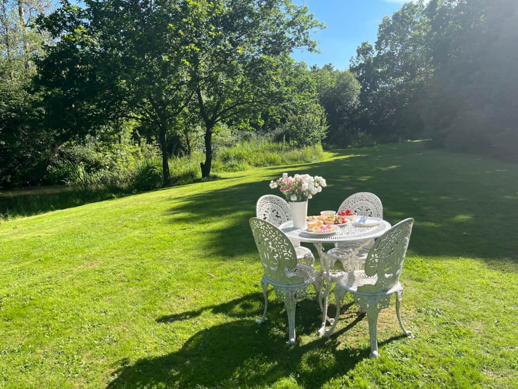 Tea by the Pond