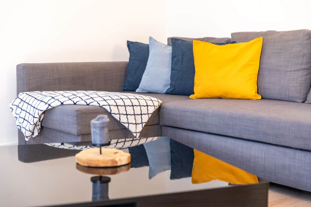 Wohnzimmer mit Schlafsofa