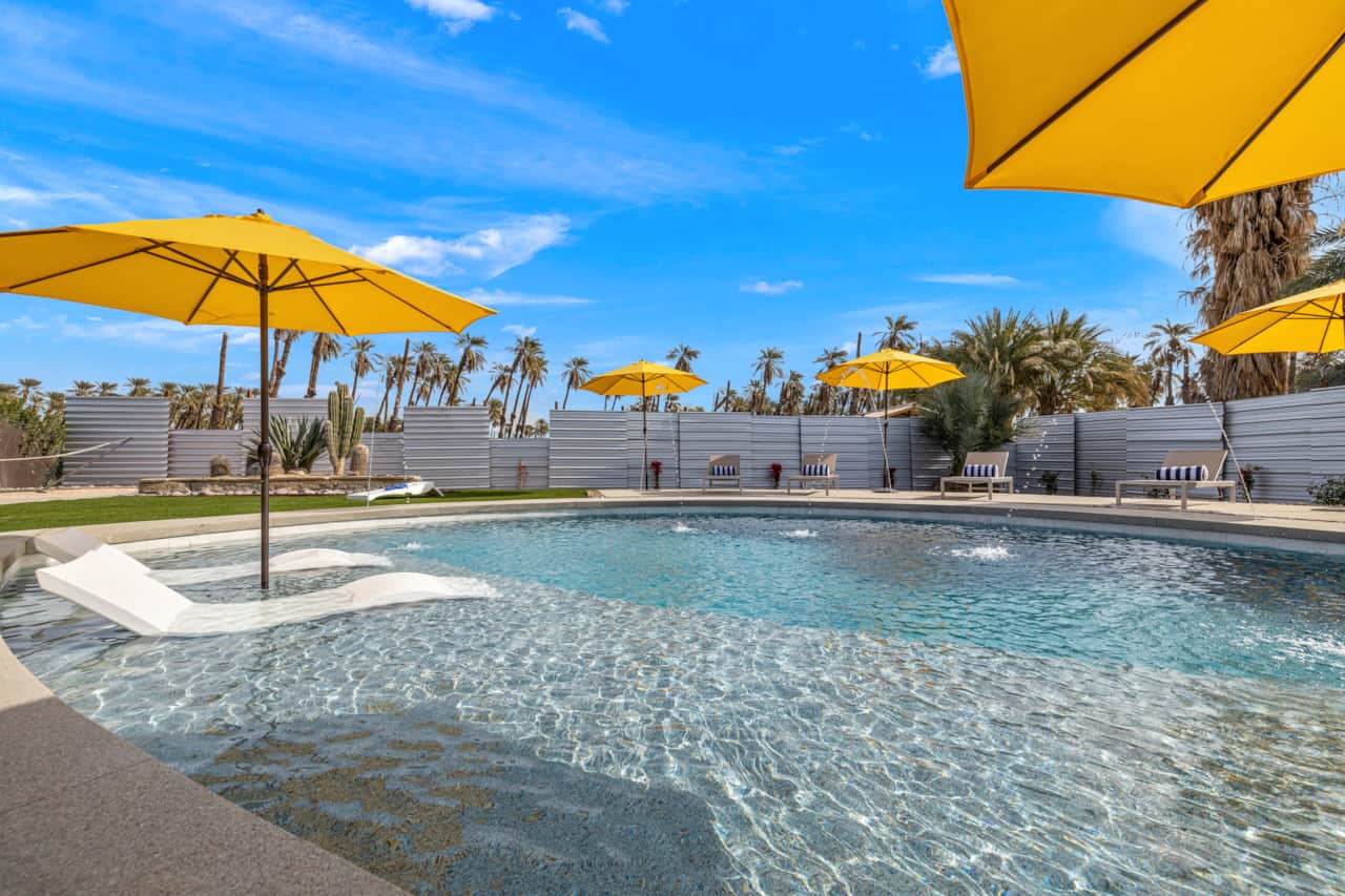 NEW ICONIC Round Pool, Spa, Sunken Firepit