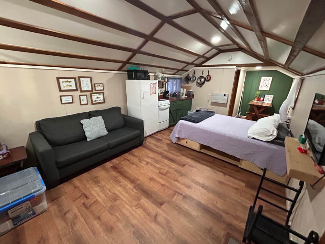 Cabin 4 Wideshot