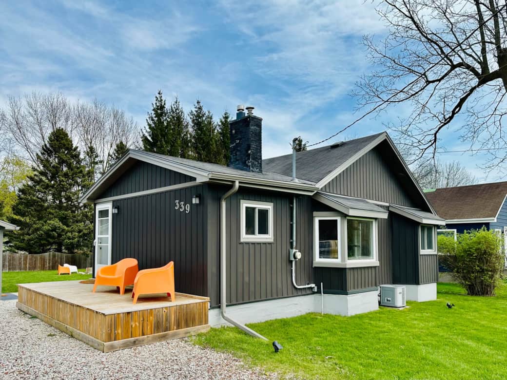Cute and cozy Grey Cottage is here for you
