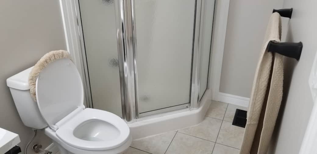 ATTACHED BATH WITH BRM1 ATTACHED BATH WITH BRM1