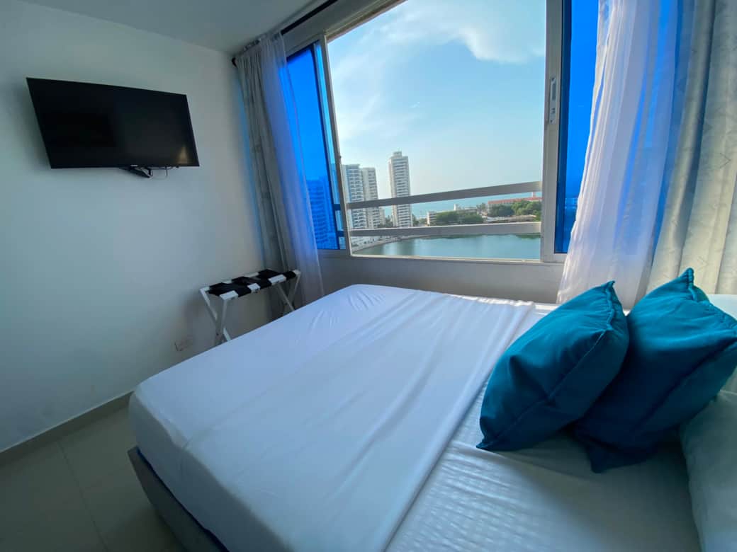 Cama y televisión