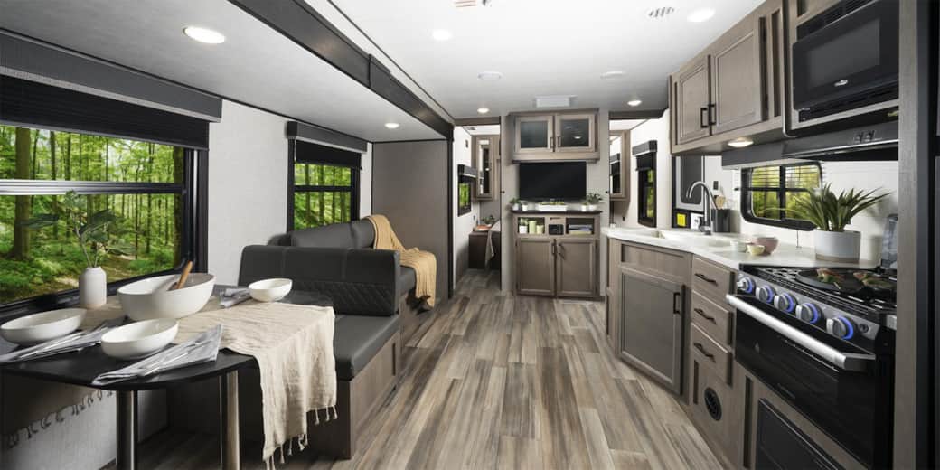 Dining & Kitchen Dining & Kitchen