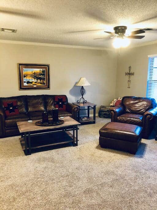 MJ’S BUNKHOUSE 32 BLOCKS TO DOWNTOWN Apartment in Pawhuska