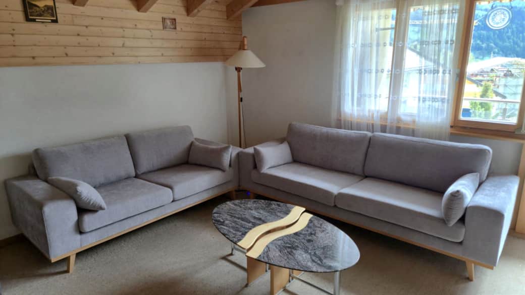 Fiesch Ferienwohnung Gibelegga Wohnzimmer Sofa