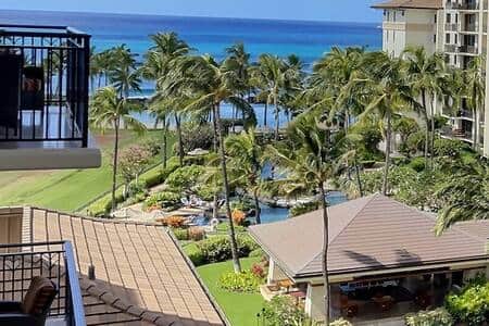 Close up pix of the Lagoon pool and the Ocean