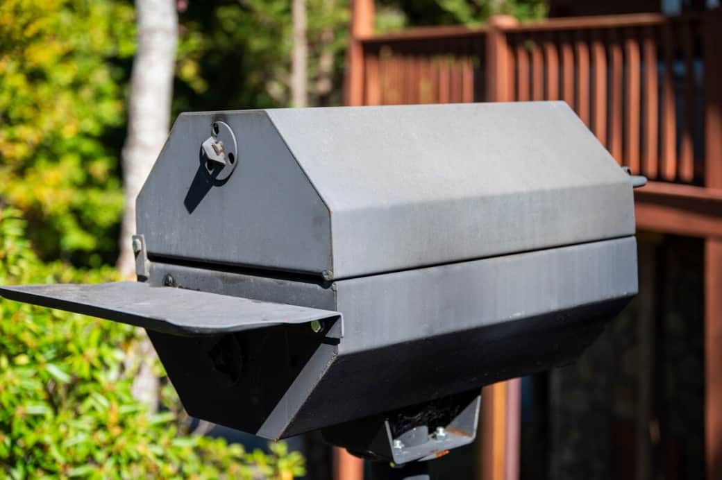 Outdoor charcoal grill