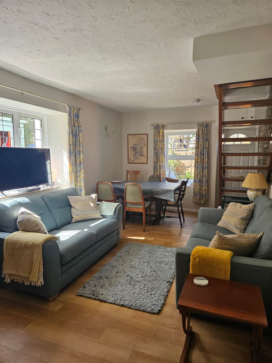 Living Area Living Area